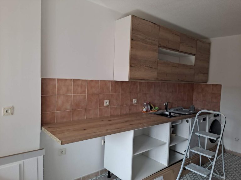 Travaux Marie montage des meubles hauts et bas